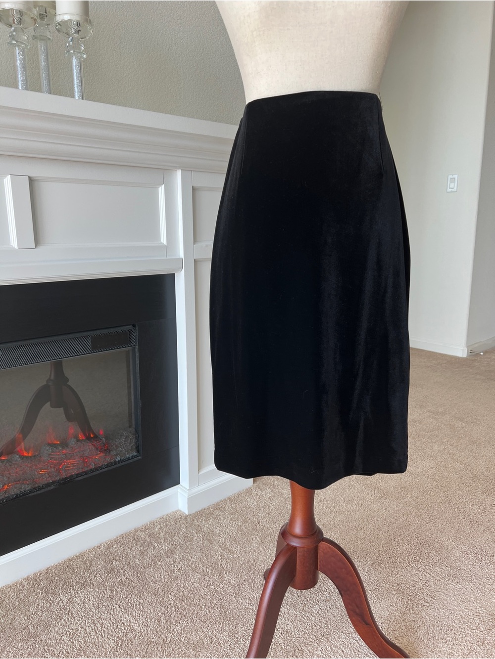 White House Black Market Black Velvet Midi Pencil Skirt